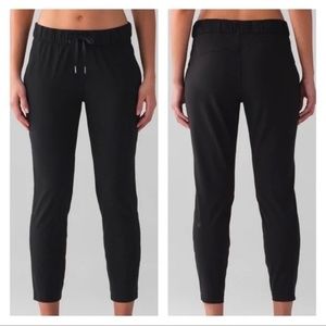 Lululemon On The Fly Pant luxtreme size 4 Black